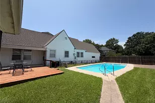 701 Market St E, Honey Grove, TX 75446 - Photo 1