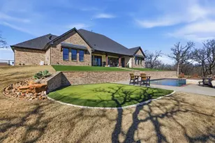 208 Shady Oaks Dr, Runaway Bay, TX 76426 - Photo 35