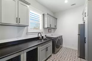 208 Shady Oaks Dr, Runaway Bay, TX 76426 - Photo 13