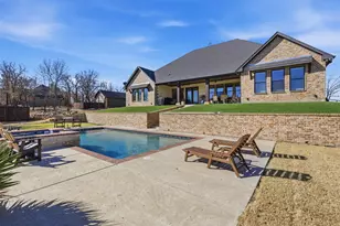 208 Shady Oaks Dr, Runaway Bay, TX 76426 - Photo 33