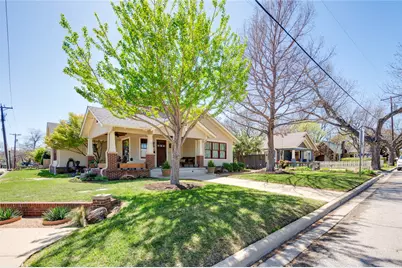 843 E Wall Street, Grapevine, TX 76051 - Photo 3