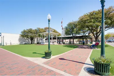 843 E Wall Street, Grapevine, TX 76051 - Photo 9