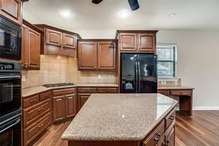 809 Longridge Dr, Denton, TX 76205 - Photo 9