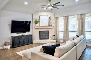 1525 Jocelyn Dr, Fort Worth, TX 76052 - Photo 5