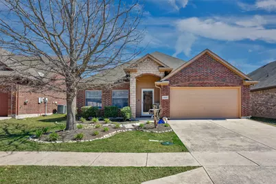 1004 Vintage Avenue, Gainesville, TX 76240 - Photo 1