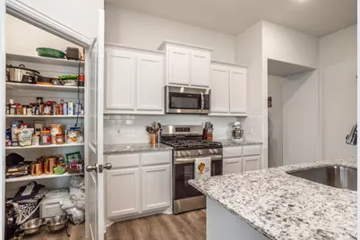 3520 Austin Street, Gainesville, TX 76240 - Photo 9