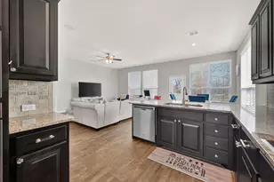 7815 Kettle Creek Dr, Arlington, TX 76001 - Photo 13