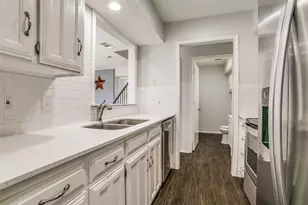 2809 Meadow Park Dr, Bedford, TX 76021 - Photo 3