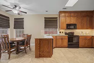 2403 Pinehurst Ct, Highland Village, TX 75077 - Photo 5