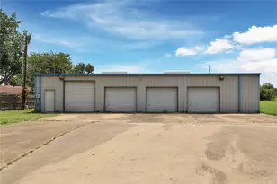 302 Wilcoxson St, Farmersville, TX 75442 - Photo 35