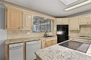 302 Wilcoxson St, Farmersville, TX 75442 - Photo 13