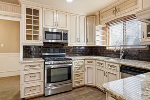 809 Cardinal Cir, Bedford, TX 76022 - Photo 9