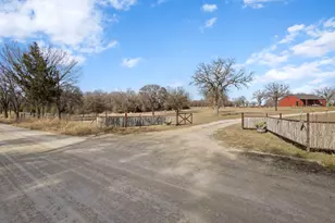 1501 Huddleston Rd, Sunset, TX 76270 - Photo 15
