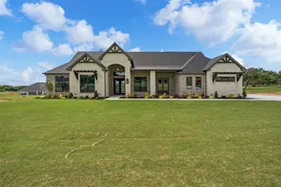 1027 Estancia Blvd, Weatherford, TX 76088 - Photo 1