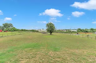 1013 Northern Oaks Ct, Springtown, TX 76082 - Photo 25