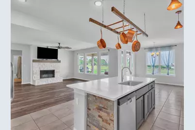 1013 Northern Oaks Court, Springtown, TX 76082 - Photo 13