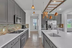 1013 Northern Oaks Ct, Springtown, TX 76082 - Photo 11