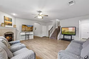 1813 Meadow Trail Ln, Aubrey, TX 76227 - Photo 5