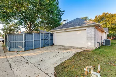 305 Parkhurst Lane, Allen, TX 75013 - Photo 25