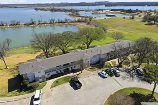 108 Harbor Dr, Runaway Bay, TX 76426 - Photo 5