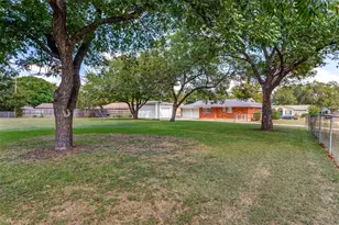 240 Smith St, Burleson, TX 76028 - Photo 3