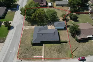 240 Smith St, Burleson, TX 76028 - Photo 5