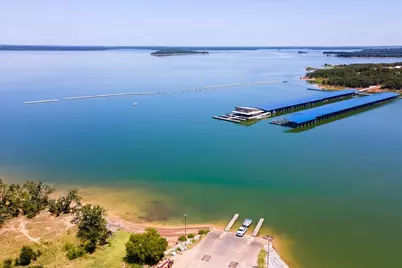 1301 N Saint Charles Avenue, Pilot Point, TX 76258 - Photo 37