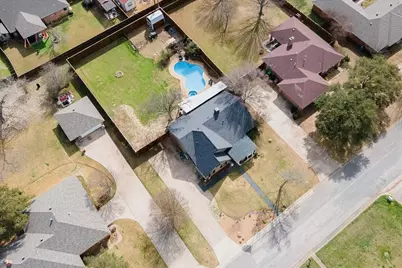 1301 N Saint Charles Avenue, Pilot Point, TX 76258 - Photo 33