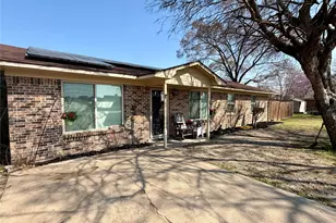 305 S 1st St, Crandall, TX 75114 - Photo 1