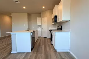 909 Boll Weevil Dr, Cleburne, TX 76031 - Photo 3