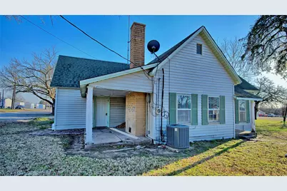 404 S Hall Street, Montague, TX 76251 - Photo 1