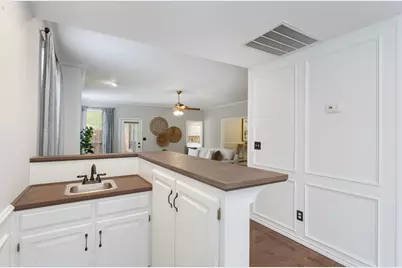 68 Legend Road, Benbrook, TX 76132 - Photo 17