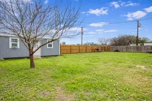 202 S Ave C, Blum, TX 76627 - Photo 5