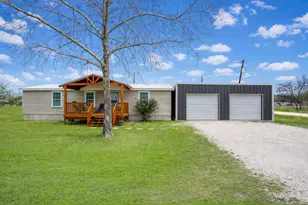 202 S Ave C, Blum, TX 76627 - Photo 1