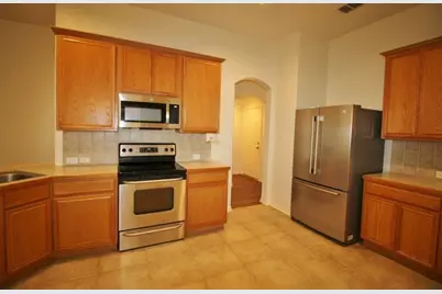 5316 Lake Garden Drive, Grand Prairie, TX 75052 - Photo 9