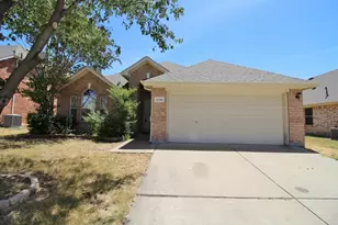 5316 Lake Garden Dr, Grand Prairie, TX 75052 - Photo 1