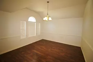 5316 Lake Garden Dr, Grand Prairie, TX 75052 - Photo 3