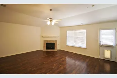 5316 Lake Garden Drive, Grand Prairie, TX 75052 - Photo 5