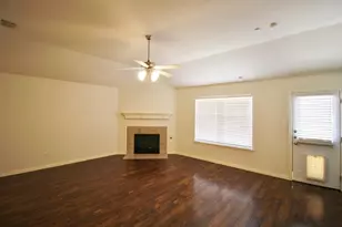 5316 Lake Garden Dr, Grand Prairie, TX 75052 - Photo 5