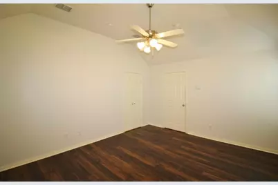 5316 Lake Garden Drive, Grand Prairie, TX 75052 - Photo 15