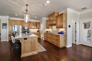 8701 Oakland Ct, Granbury, TX 76049 - Photo 9