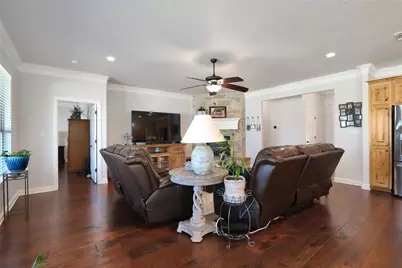 8701 Oakland Court, Granbury, TX 76049 - Photo 7