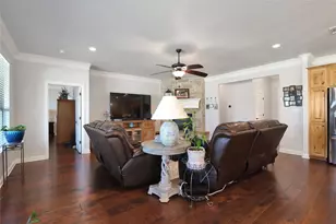 8701 Oakland Ct, Granbury, TX 76049 - Photo 7