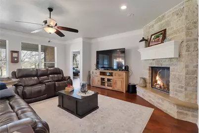 8701 Oakland Court, Granbury, TX 76049 - Photo 5