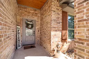 8701 Oakland Ct, Granbury, TX 76049 - Photo 3