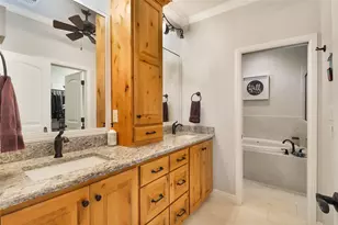 8701 Oakland Ct, Granbury, TX 76049 - Photo 23