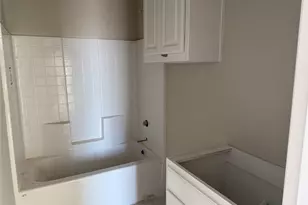 701 Broken Bow Ln, Cleburne, TX 76033 - Photo 17