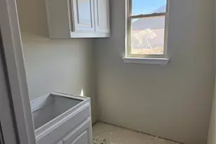 701 Broken Bow Ln, Cleburne, TX 76033 - Photo 13