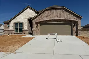 701 Broken Bow Ln, Cleburne, TX 76033 - Photo 1