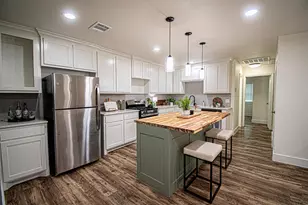 551 E Burks St, Pilot Point, TX 76258 - Photo 11